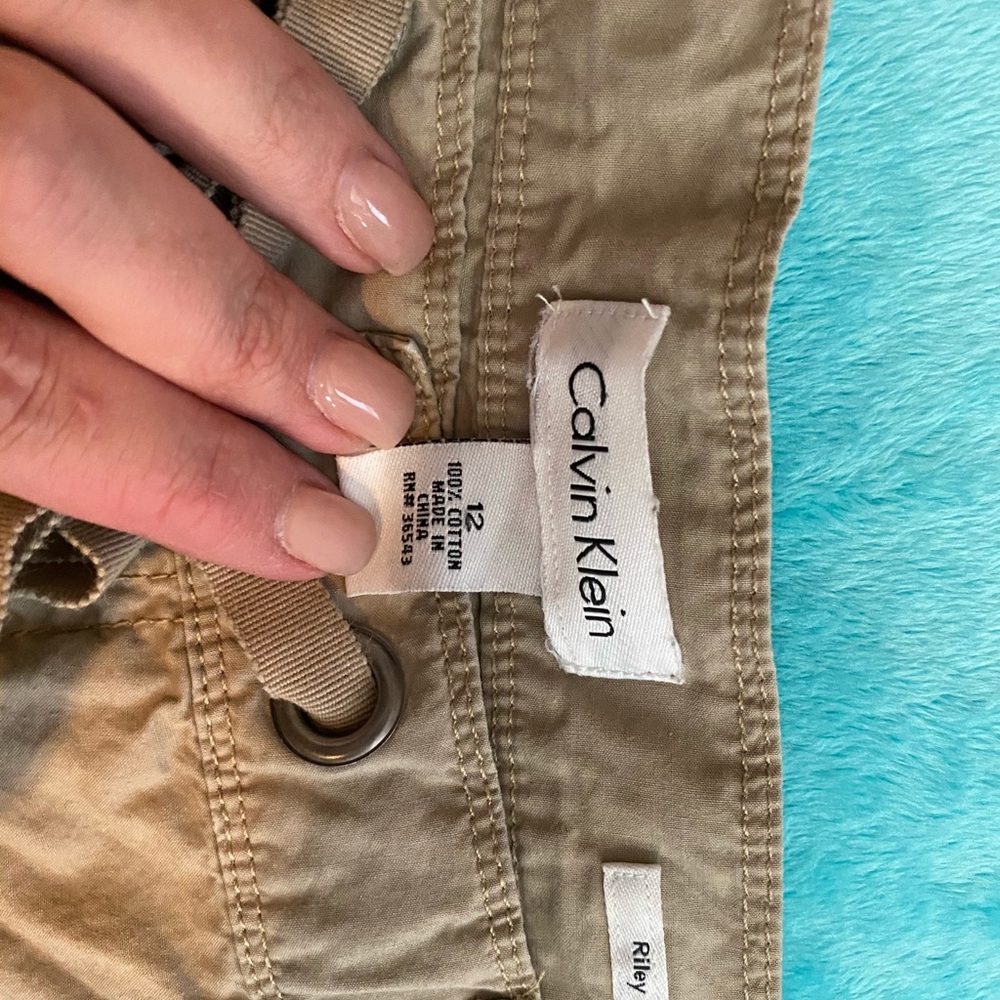 Shorts - Picture 2 of 4